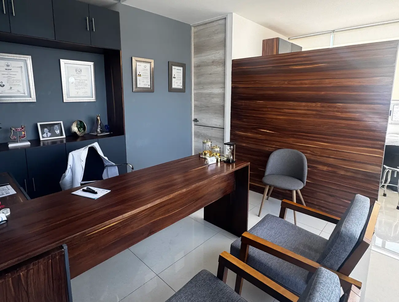 Especialista Dr. Roberto Núñez